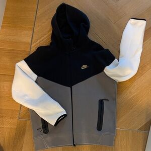 Men’s Nike Tech Zip Hoodie - size L